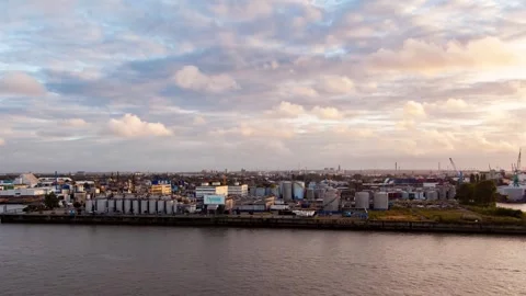 Dynamic Daytime Timelapse of Hamburgs Container Port and Skyline Video stock 309572171
