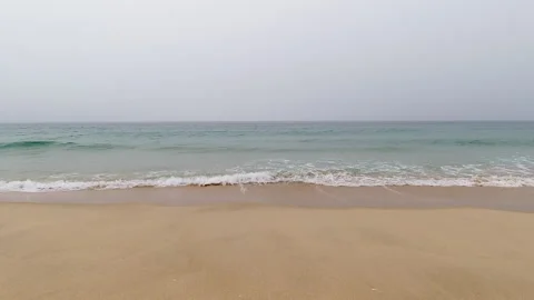 Dynamic Ocean Waves Timelapse at Red Cliff Beach in Portugal Video stock 310102400