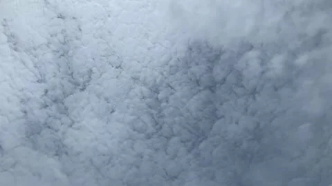 Dynamic patterning of altocumulus and cirrocumulus clouds 스톡 동영상 133548128