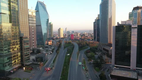A dynamic skyline showcasing contemporary architecture Stock-Footage 318840424