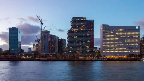 Dynamic Timelapse Capturing Rotterdam's Skyscrapers at Dusk Video stock 312929602