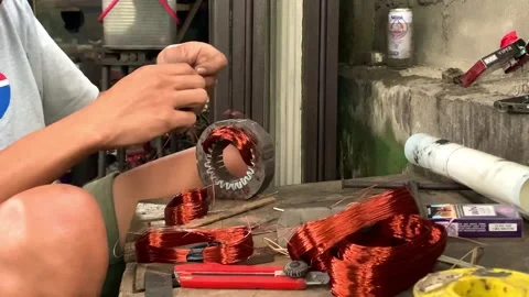 Dynamo reassembly Stockbeeldmateriaal 232763803