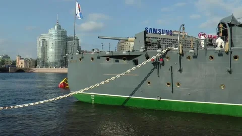 E Aurora at the granite mooring on Neva river Embankment. Stock Footage 340553769