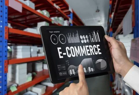 E-commerce data software provide modish dashboard for sale analysis Foto stock