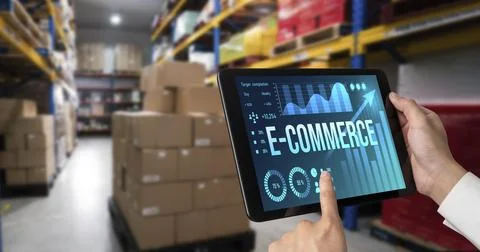 E-commerce data software provide modish dashboard for sale analysis Foto stock