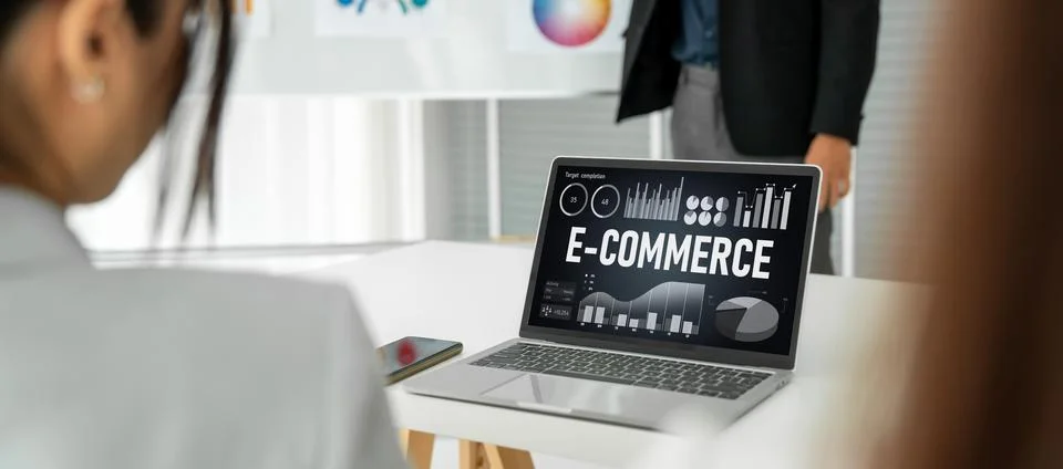 E-commerce data software provide modish dashboard for sale analysis Stock Photos