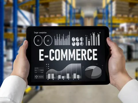 E-commerce data software provide modish dashboard for sale analysis Foto stock