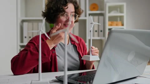 E-learning, online student, Slowly Conducting an online conference In the te Stock Footage 236710161