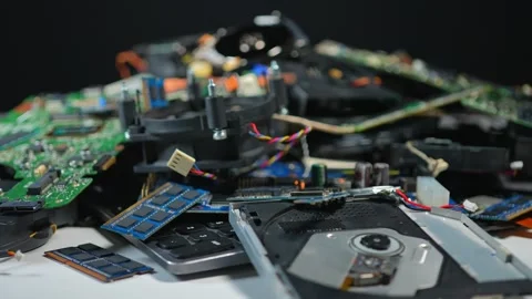 E-waste discarded electronics from servers, AI deep learning datacenters an.. 스톡 동영상 336115018