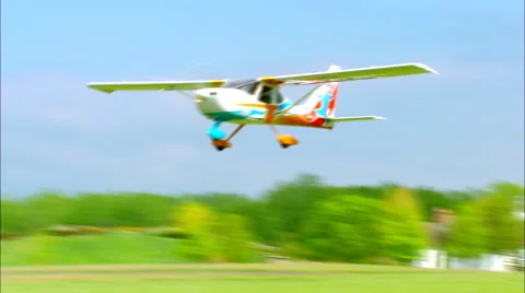 EAA Young Eagles Airplane Fly By MWS Vídeo Stock 68101093