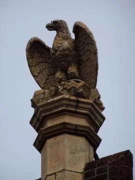 Eagle Architecture On Chimney Pot Stack Foto stock