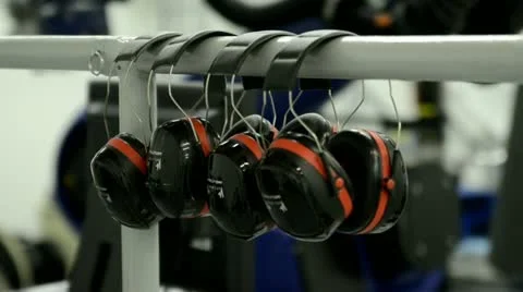 Ear protection 動画素材 21774067