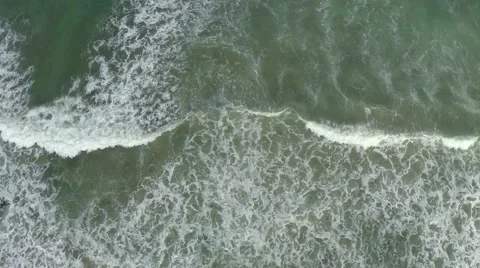 Earial view of ocean waves crashing Video stock 50808683
