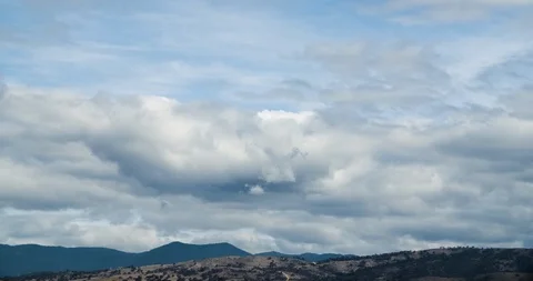 Early Clouds Over Mountains Timelapse 4K 스톡 동영상 113921917