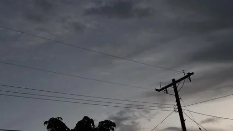 Early Dawn Sky With Cloud, Electric Pole, Dark Dawn Sky Stockbeeldmateriaal 252565102