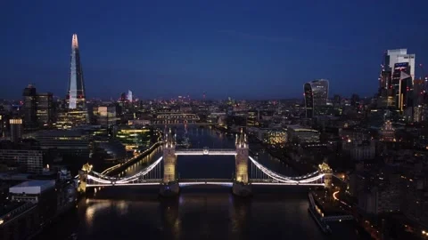 Early morning flight to Tower Bridge Stock Footage 168328736