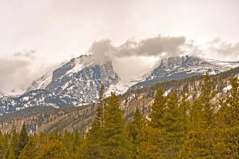 Early Spring Storm Clouds Above the Mountains Stockfoto's