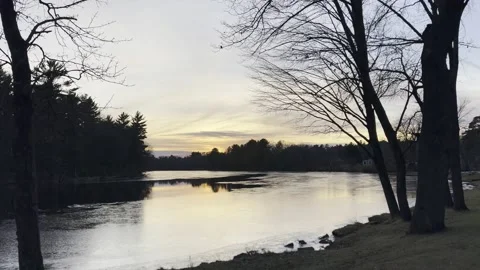 Early Sunset on the Water Video stock 230032198
