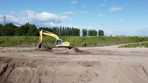 Earth moving excavator Видео 130609476