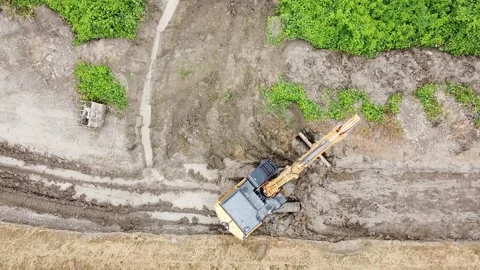 Earth moving excavator Stock Footage 132276529