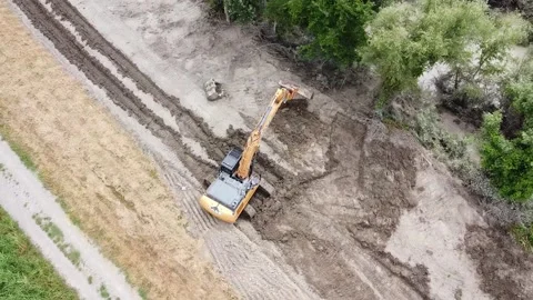 Earth moving excavator Stock-Footage 132397241