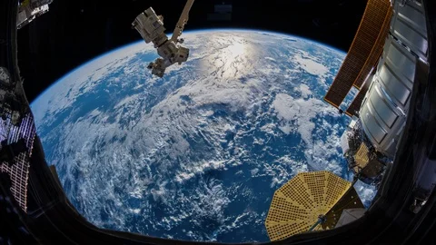 Earth viewed from orbiting ISS Vídeo Stock 96294039