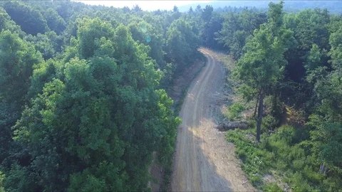 Earth's way through the summit in the mountain Vídeo Stock 112759481