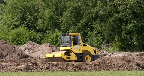 Earthwork roller in action at construction site in the Netherlands, 4K Vídeo Stock 109552851