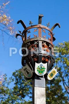 EAST GRINSTEAD, WEST SUSSEX/UK - OCTOBER 26 : Millennium celebration brazier Stock Photos