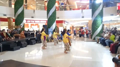 East java traditional dance, reog, bujang ganong, jathilan jatilan, warok Stock Footage 218305339