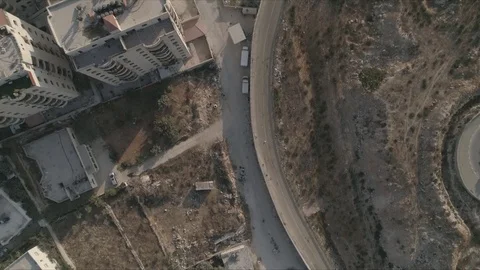 East Jerusalem Security barrier wall divide between Palestinian and Israeli Vídeo Stock 80398537
