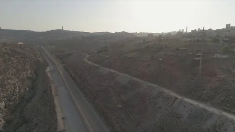 East Jerusalem Security barrier wall divide between Palestinian and Israeli Vídeo Stock 80399166