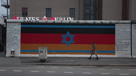 East side gallery 1 Stock Footage 170488942