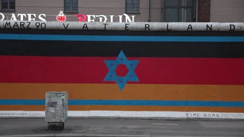 East side gallery 2 Stock Footage 170488974