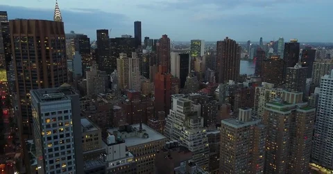 East Side rooftops panoramic centered aerial view in New York City Vídeos de archivo 75398542