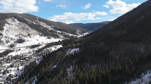 East Vail Mountain Community | Winter Aerial Landscape Vídeos de archivo 331536620