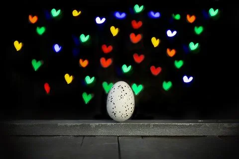 Easter background with bright bokeh with Easter egg decor Foto stock