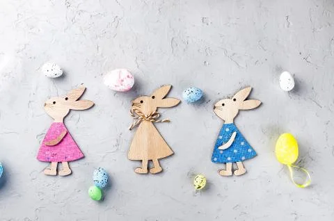 Easter background with easter decorations on grey background Stock-Fotos