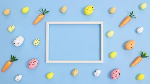 Easter background pattern with colorful eggs and circle frame on pastel cyan  스톡 사진