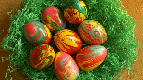 Easter basket with marbled eggs Video stock 83551405