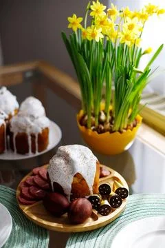 Easter bread, kulich on the Easter table Foto stock