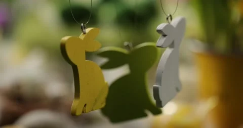 Easter bunny and basket with eggs. Happy easter. Festive wooden decoration Stock-Footage 175442702