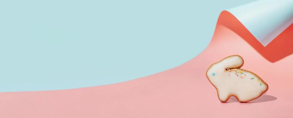 Easter bunny cookie on pink. Easter concept Stock-Fotos