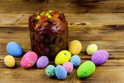 Easter cake and easter eggs on a wooden table Stock Photos