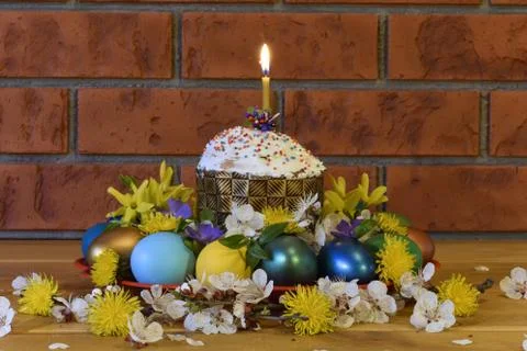 Easter cake with Easter eggs 스톡 사진