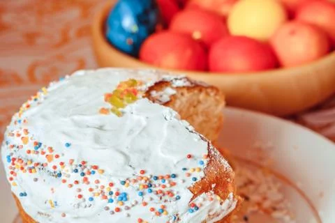 Easter cake on the table 库存照片