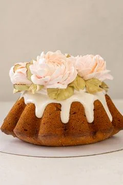Easter cake. Traditional Easter baking. Easter holiday. Close-up. Stock Photos