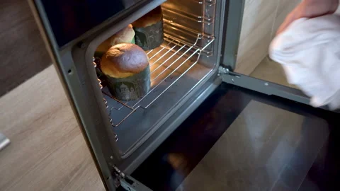 Easter cakes Taking of the oven Stock Footage 149111990