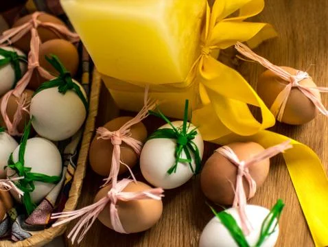 Easter composition. Candle and eggs. Фото