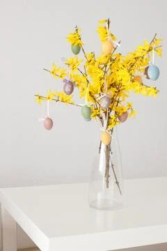 Easter composition with Easter eggs on the table Stock-Fotos